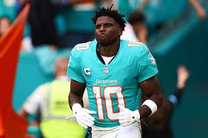Dolphins WR Tyreek Hill posts straight from hospital bed with surprising health update