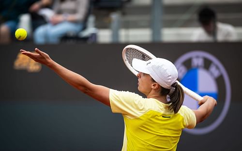 Iga Swiatek in practice ahead of the Italian Open- Source: Getty