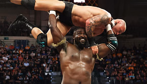 WWE के बड़े शो में चैंपियन ने मचाया तहलका, फेमस सुपरस्टार को किया चारों खाने चित