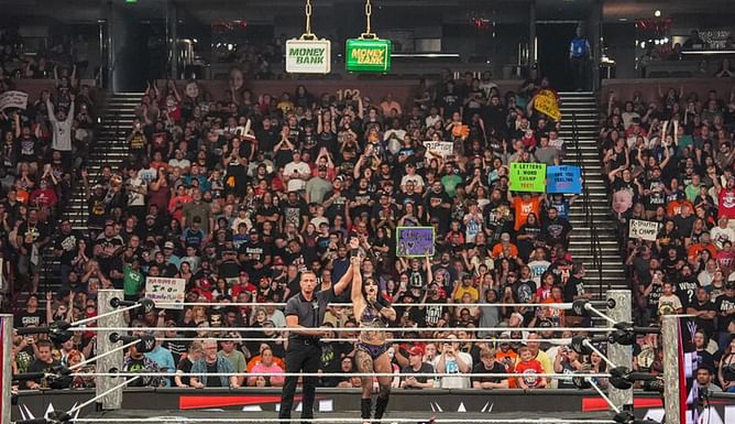 WWE Raw में हुए दो Money in the Bank क्वालीफाइंग मैच, फेमस सुपरस्टार्स ने लहराया जीत का परचम