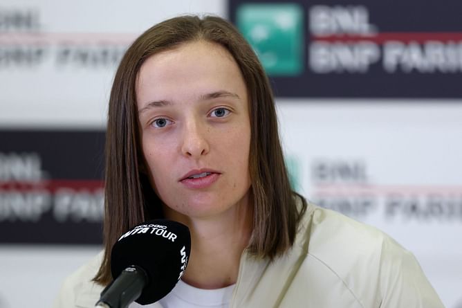 Iga Swiatek draws concerned reaction from fans after honest admission about 'confused' state of mind in recent times
