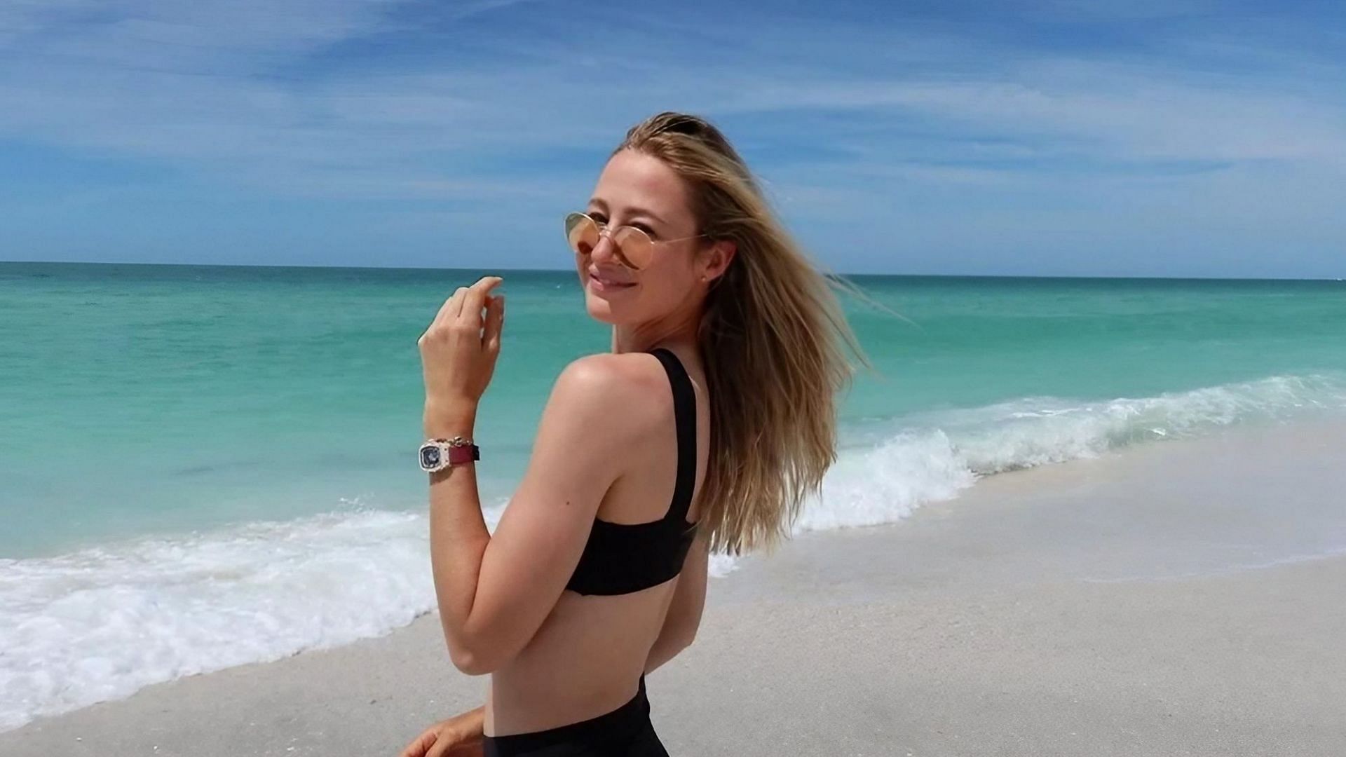 Nelly Korda spending time at the beach/IG:@nellykorda