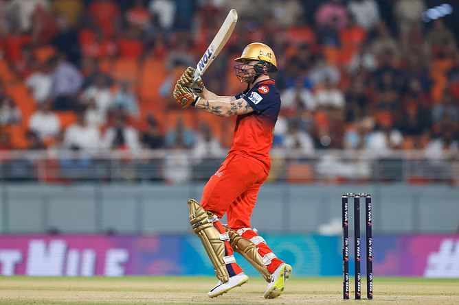 Phil Salt thrashes Kyle Jamieson for 4,4,6 in 21-run over after Kiwi pacer's wicket maiden in PBKS vs RCB IPL 2025 Qualifier 1 [Watch]