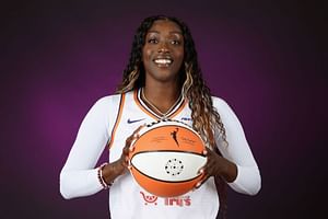 "Meme potential" - WNBA fans react to Kahleah Copper bagging groceries in Phoenix supermarket