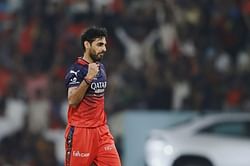 Bhuvneshwar Kumar strikes with a knuckle ball as Travis Head mistimes one straight to mid-off in RCB vs SRH IPL 2025 match [Watch]