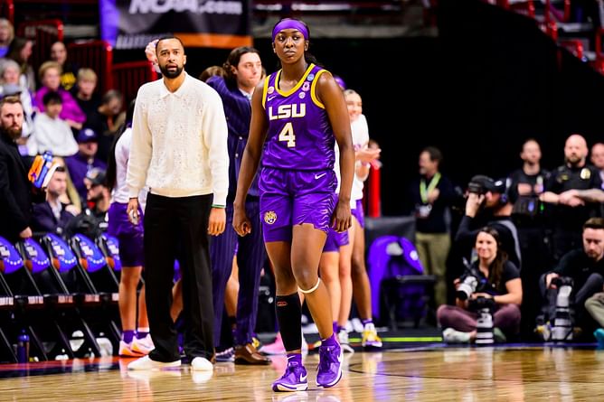 Flau’jae Johnson’s mom Kia Brooks drops 2-word reaction as LSU star’s stepdad posts offseason workout clip