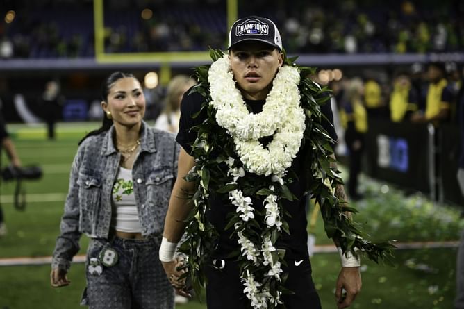 Dillon Gabriel's fiancee Zo Caswell drops 2-word message snapping Browns QB in foodie mode
