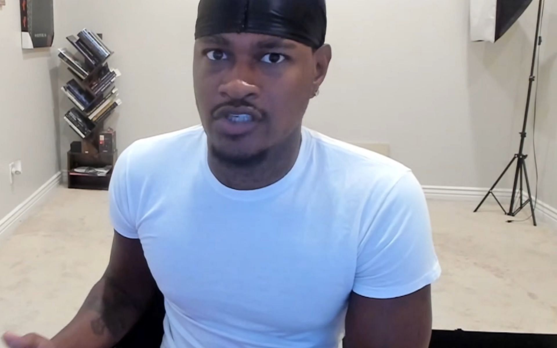 SoLLUMINATI urges Kick and Adin Ross to sign him, quickly gets unbanned on Twitch