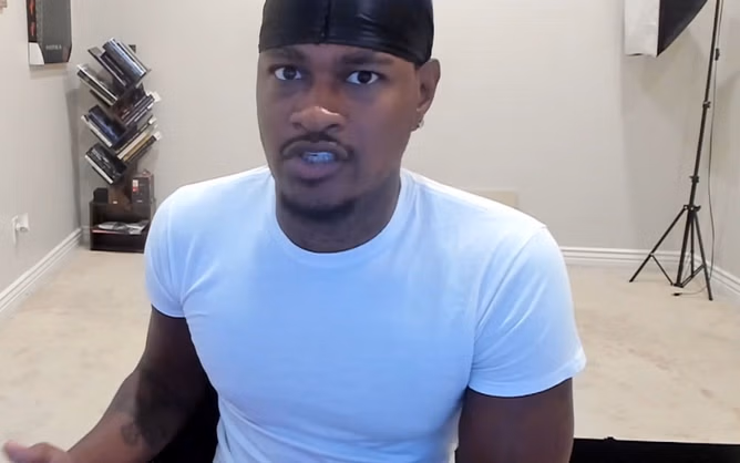 SoLLUMINATI urges Kick to send him livestreaming deal, quickly gets unbanned on Twitch