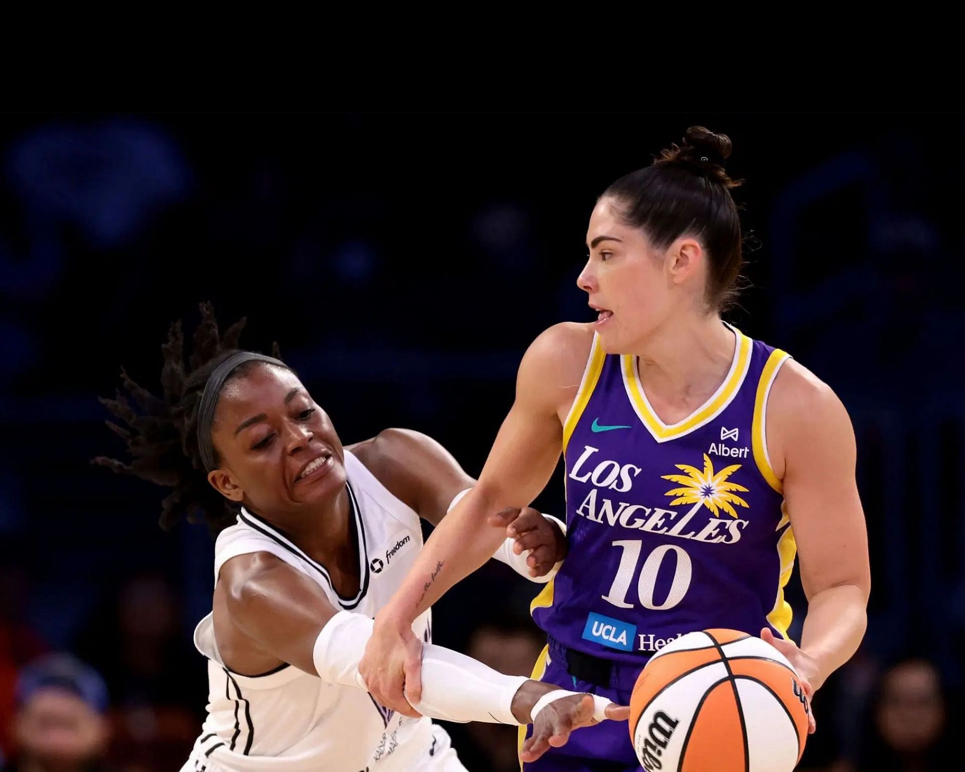 The LA Sparks battled the Golden State Valkyries on Friday (Image source: Getty)