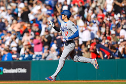 Shohei Ohtani surpasses Yankees rival with 19th HR, but falls short of Dodgers record