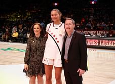 UCLA star Lauren Bett's sister, Sienna Betts, showcases McDonald's All-American MVP trophy [PHOTO]