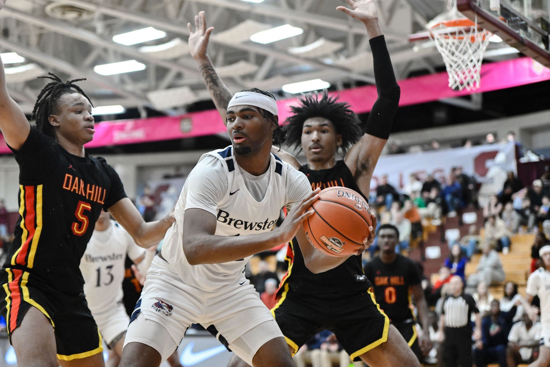 HIGH SCHOOL BASKETBALL: JAN 19 Spalding Hoophall Classic - Brewster Academy vs Oak Hill Academy - Source: Getty
