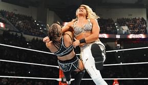 WWE Raw में बुरी तरह चोटिल होने के बाद फेमस सुपरस्टार ने तोड़ी चुप्पी, दिया दिल तोड़ देने वाला बयान