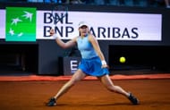 Andreeva plays a slice forehand in the Italian Open 2025 - Source: Getty