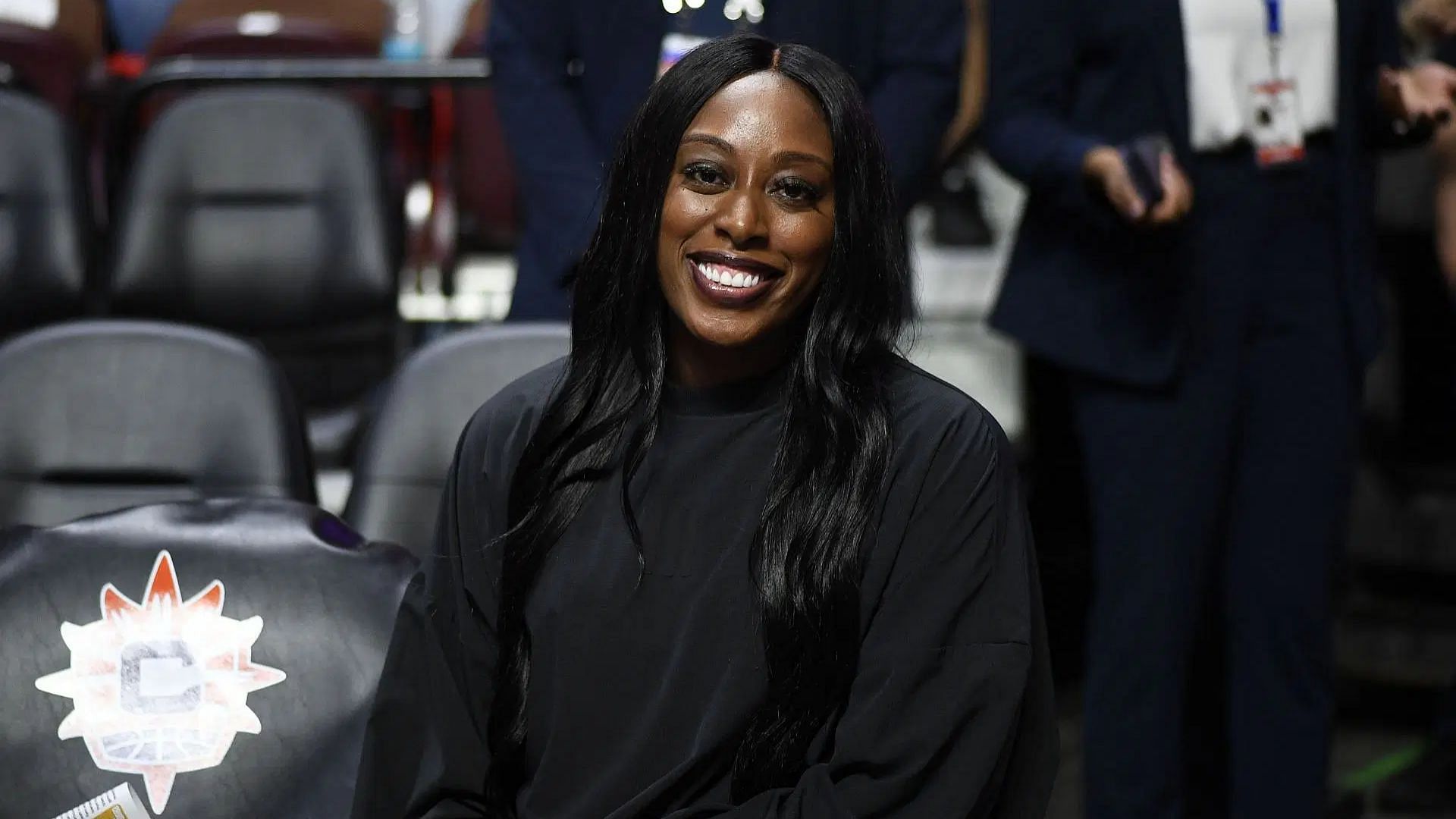 Fever fans ask Chiney Ogwumike to apologize after WNBA issues statement on racism investigation. (Photo: IMAGN)