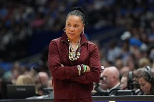 Watch: South Carolina honors head coach Dawn Staley with statue unveiling