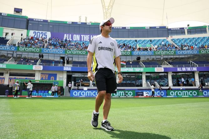 Gautam Gambhir arrives at Mumbai's Siddhivinayak Temple ahead of ENG vs IND Tests 2025 [Watch]