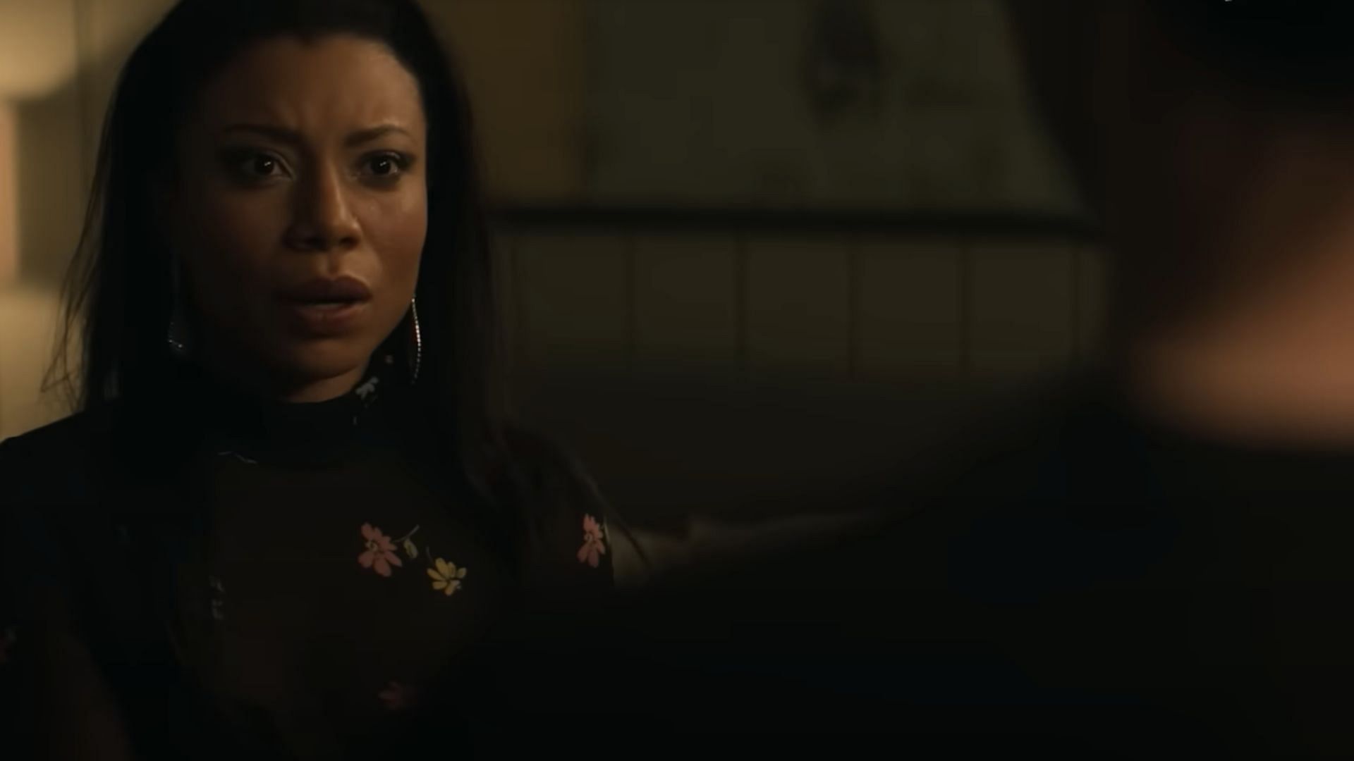 Grant as Sherry (Image via YouTube/Netflix)