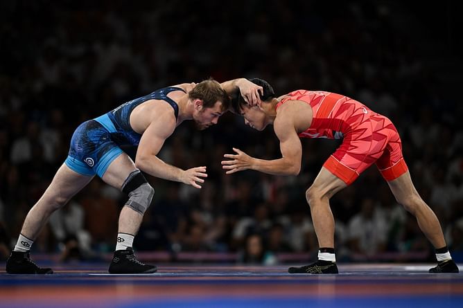 Despite missing out on Paris Olympics gold medal, Spencer Lee makes feelings known after winning prestigious award