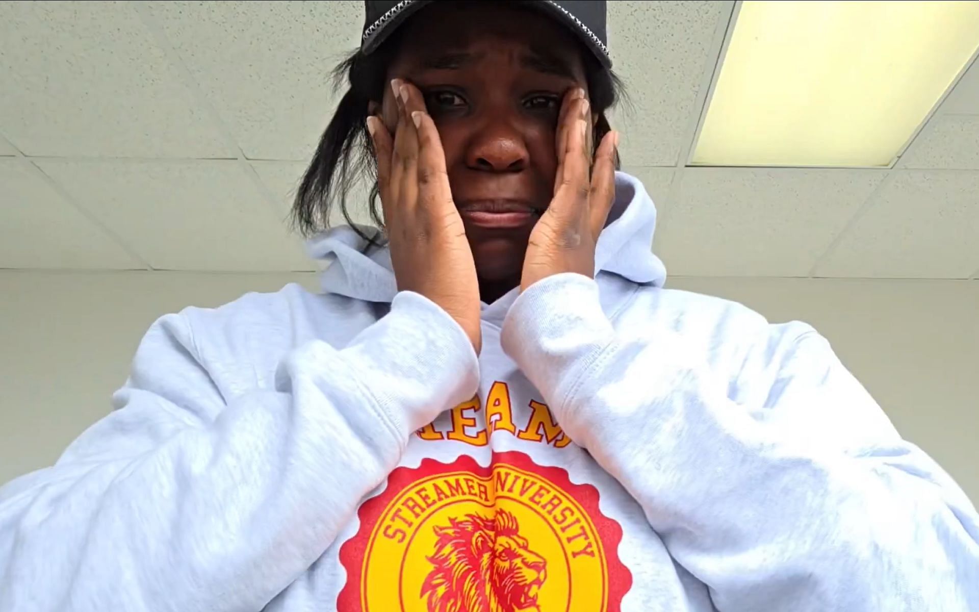 Streamer bursts into tears and considers leaving Kai Cenat