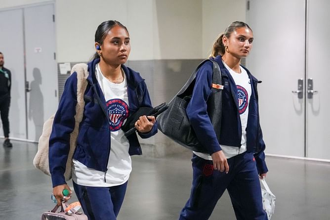 Alyssa Thompson and sister Gisele make their feelings known after "sister-to-sister" goal against Washington Spirit