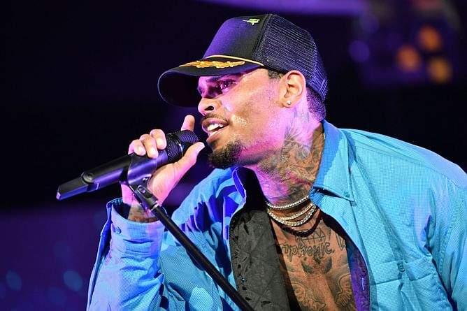 “From the Cage to the Stage”- Chris Brown opens up after U.K. court grants $6.7 million bail package