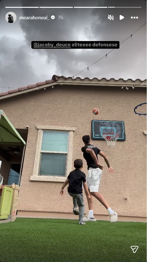 Shaquille O'Neal's daughter hooping with Gary Payton's grandkid | via @mearahoneal_/Instagram