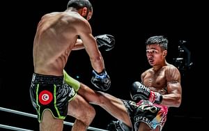 WATCH: Flyweight kickboxing king Superlek shows Mitch Chilson how to use a textbook knee strike off a pull counter
