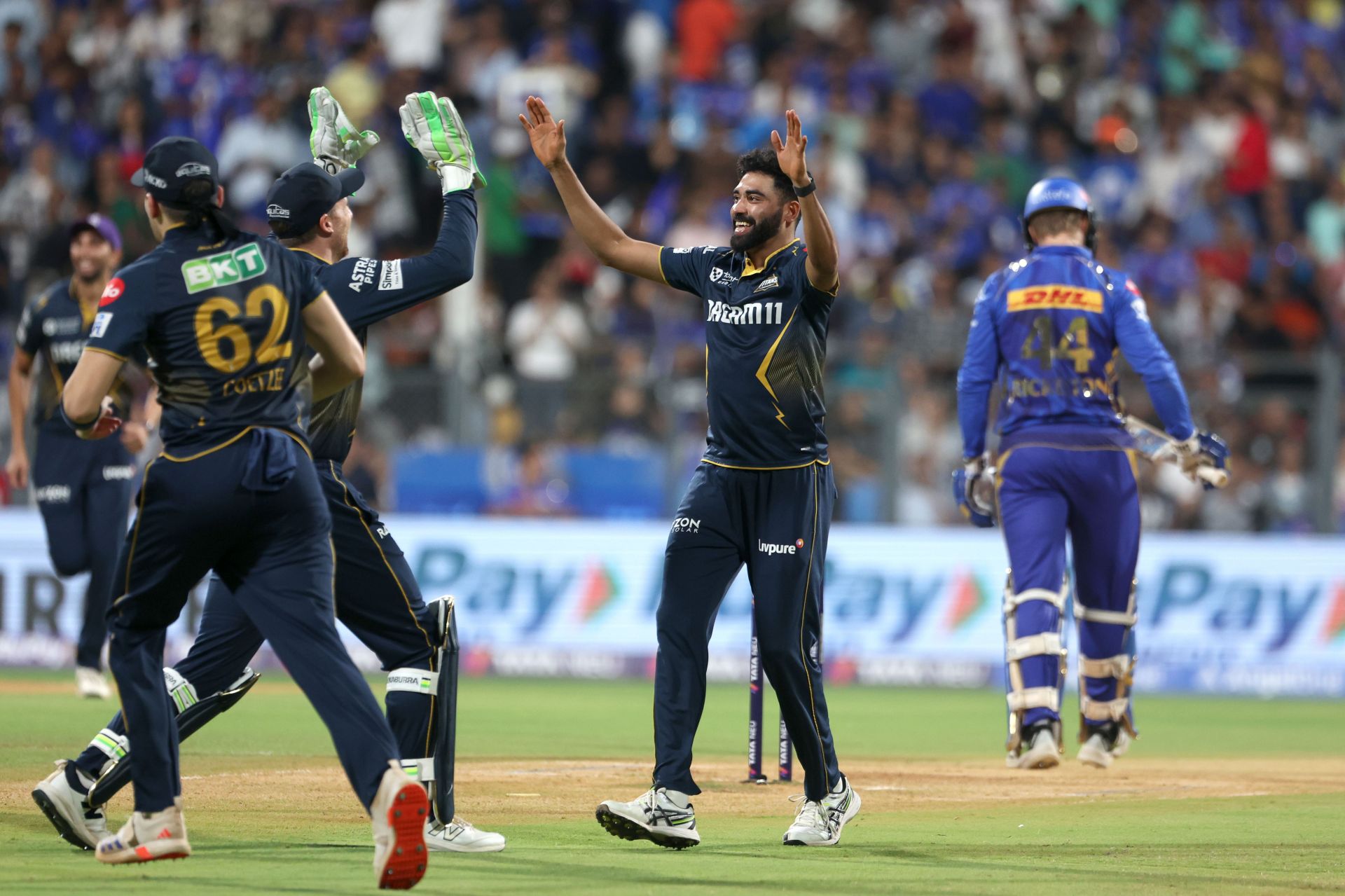 GT bowlers were all over the MI batters when the sides last met in IPL 2025 [Credit: Getty]