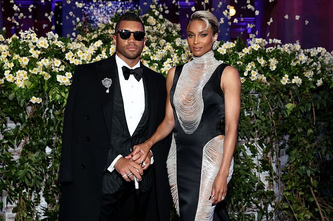 Russell Wilson shares touching family moment as QB enters Year 14 in NFL (VIDEO)-"My reason for everything"