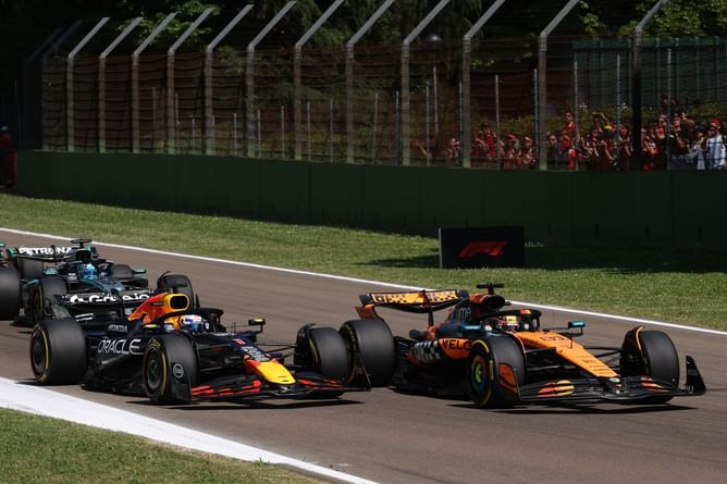 Intrigue around McLaren as the team's defeat to Red Bull in Imola coincides with the FIA's technical directives: Reports