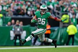 5 highest-paid RBs in NFL ahead of 2025 season feat. Saquon Barkley
