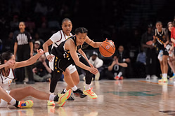 Kim Mulkey's LSU signee ZaKiyah Johnson shares reaction to future teammate Flau'Jae Johnson's vacation snaps from Hawaii