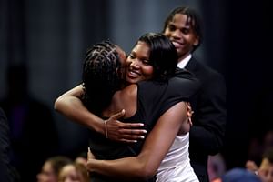 Cameron Brink, Rickea Jackson & others react to Sania Feagin's adorable moment with mom after LA Sparks nod