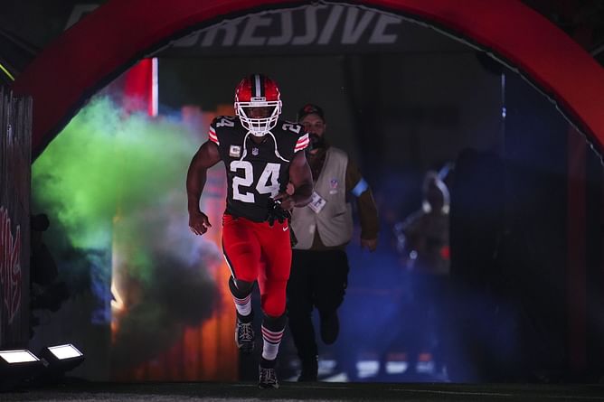 Ex-NFL WR has bold request for Cowboys billionaire owner Jerry Jones over Nick Chubb's availability