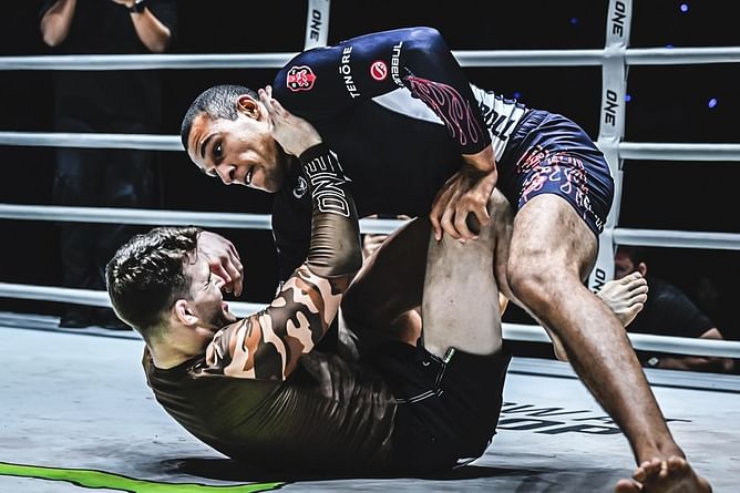 "Just constant and never ending" - Fans feel the immense pressure Tye Ruotolo unleashed on Dante Leon in Bangkok duel
