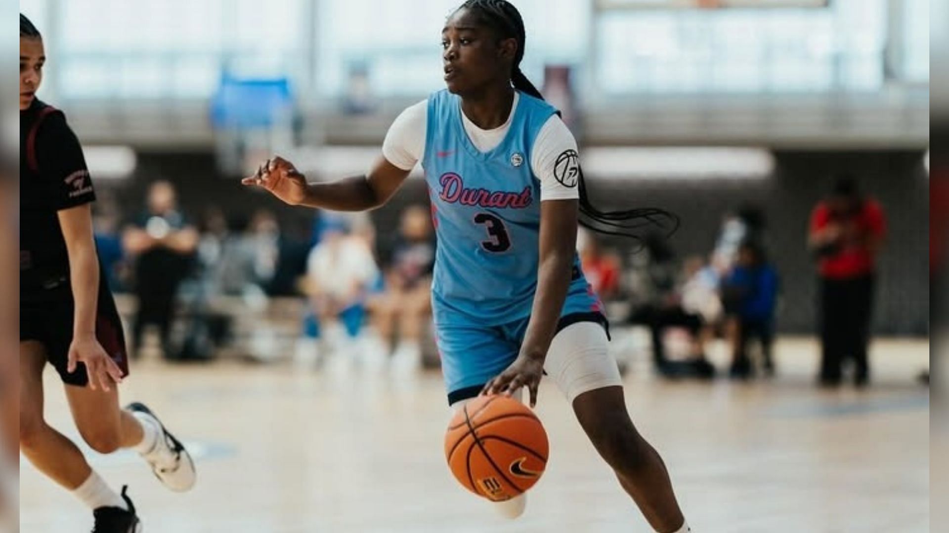 Jizelle &quot;GG&quot; Banks in action for Team Durant at the Nike EYBL. (Image via Instagram @jezelle_gg)