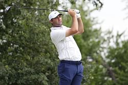 WATCH: Scottie Scheffler escapes trouble with unreal shot at Charles Schwab Challenge