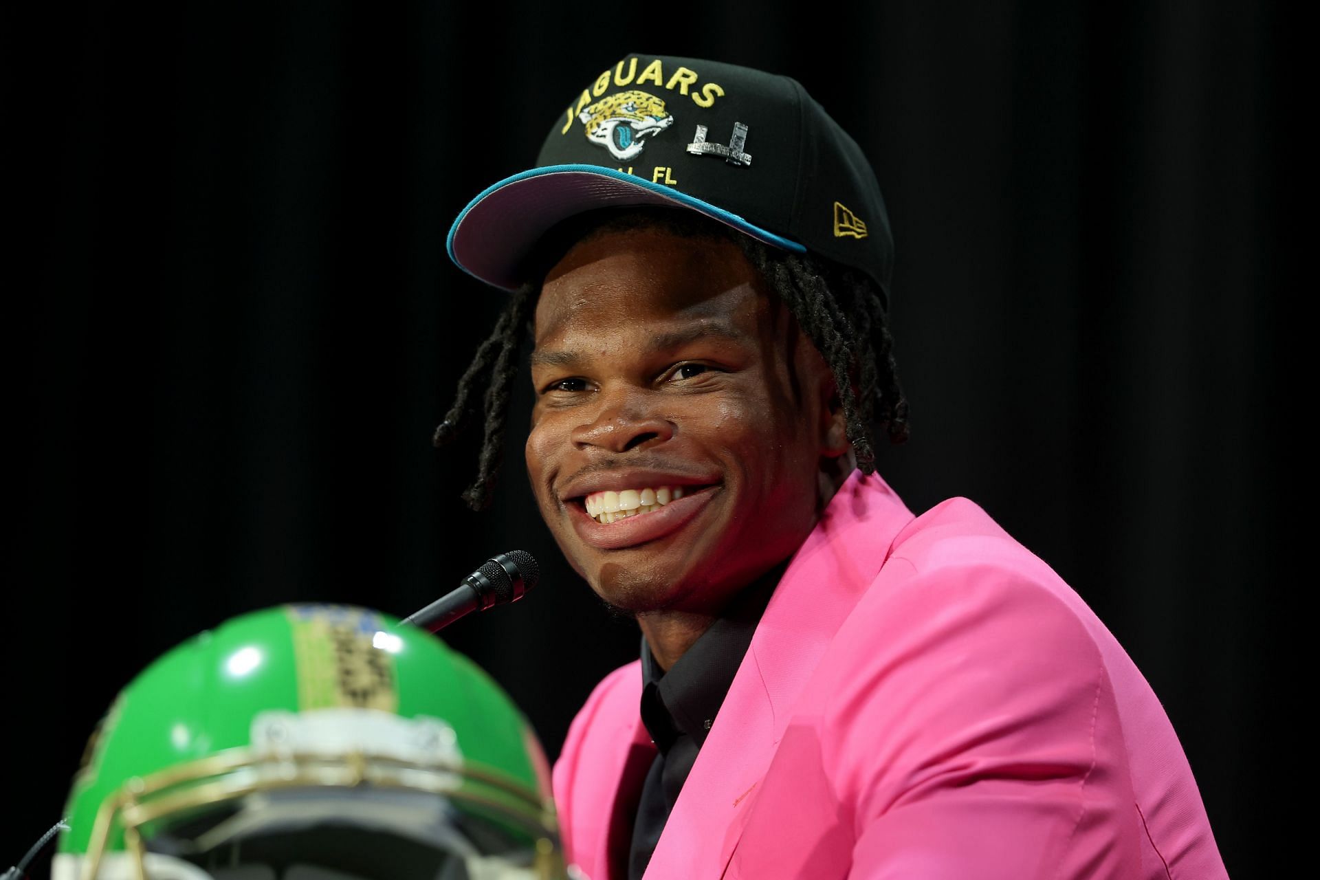WATCH: Deion Sanders Jr. keeps a piece of Travis Hunter in his room following exciting Jaguars move