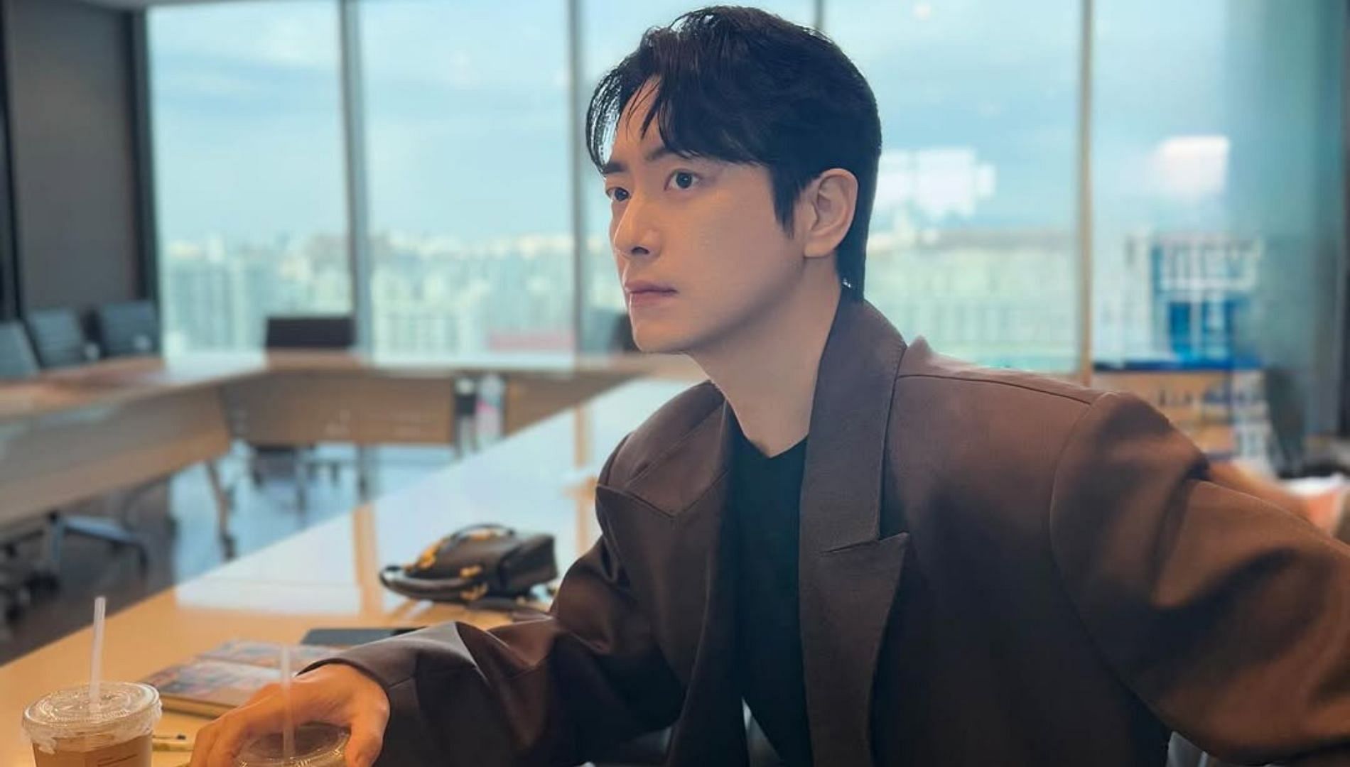 Lee Joon-hyuk wil play the role of a teacher and an exorcist in the upcoming series (Image Via Instagram@leejunhyuk05)