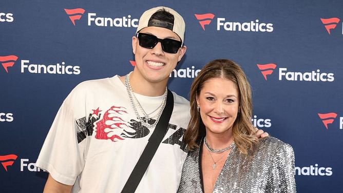 Patrick Mahomes' brother, Jackson, joins his mom, Randi, for special Mother's Day snap