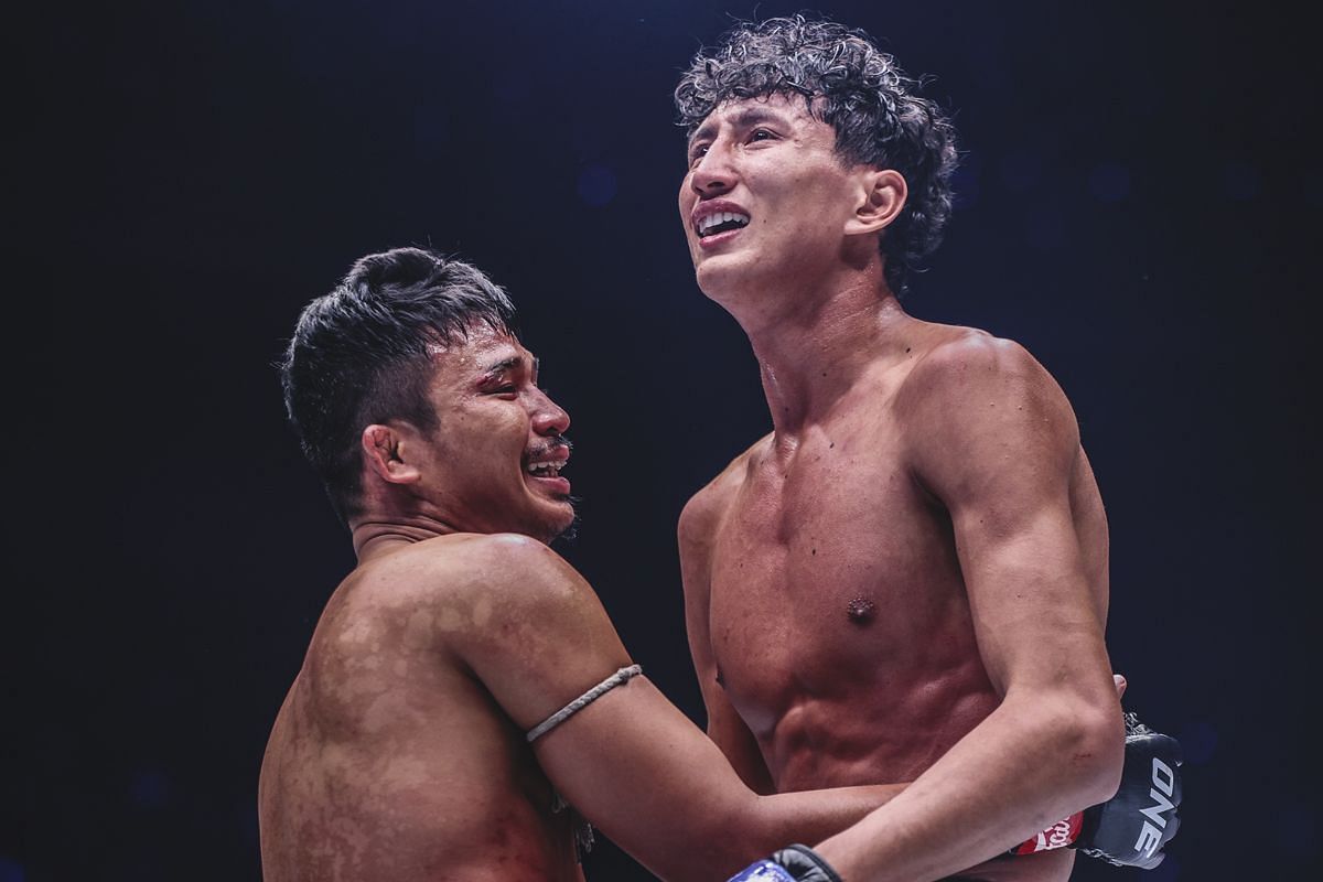 Nabil Anane (right) and Superlek (left)