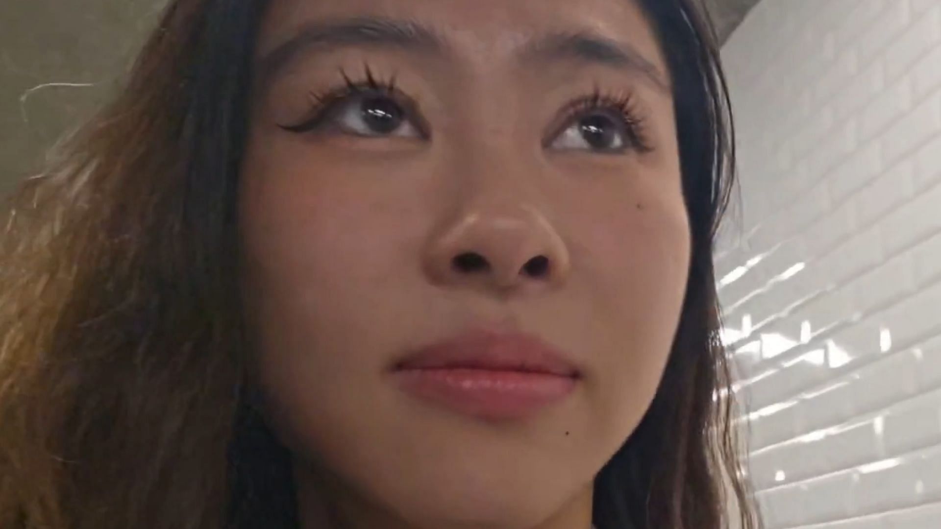 Twitch streamer Mhyochi confronted two individuals in the Netherlands after seemingly racist remarks (Image via Mhyochi/Twitch)
