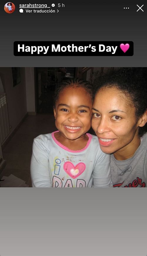 Sarah Strong posted a picture with her mom, former WNBA player Allison Feaster. - Source: Instagram/@sarahstrong_