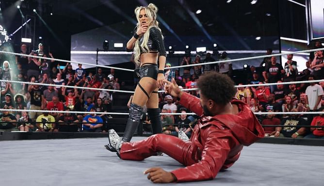 WWE टीवी पर फेमस कपल का हुआ ब्रेकअप, हार से निराश विमेंस रेसलर ने पार्टनर पर हमला करके चौंकाया