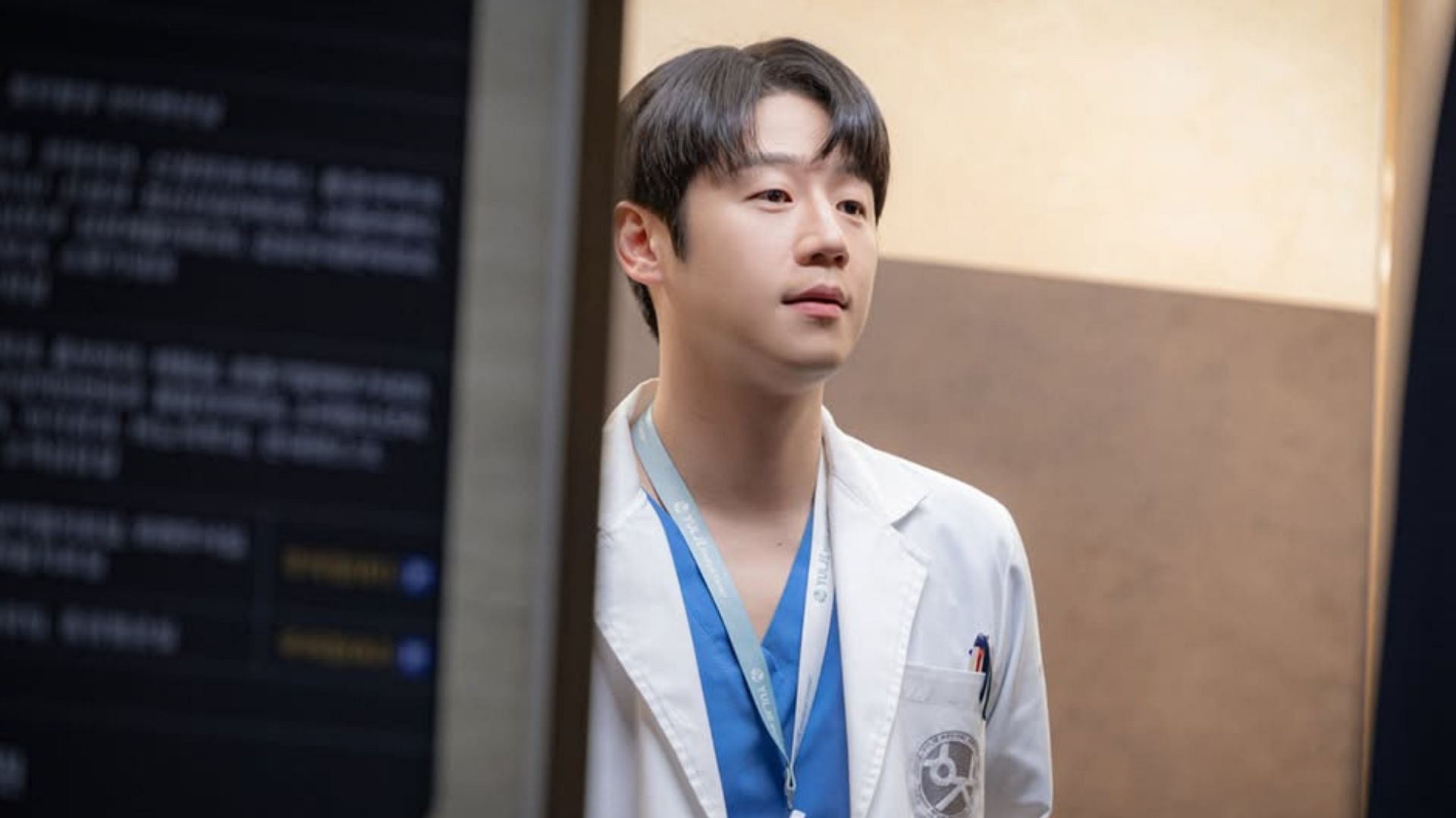 Resident Playbook&rsquo;s Jung Joon-won addresses visual and age-gap backlash (Image Via Instagram/@tvn_drama) 