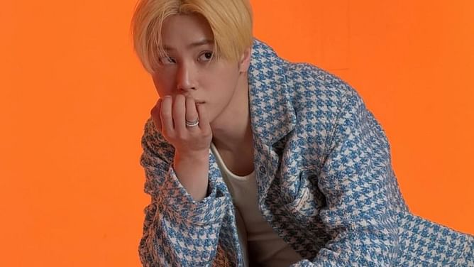 “HE DOESN’T DESERVE THIS”- Fans react as Ju Haknyeon issues handwritten apology letter, denying claims of prostitution amidst departure from THE BOYZ