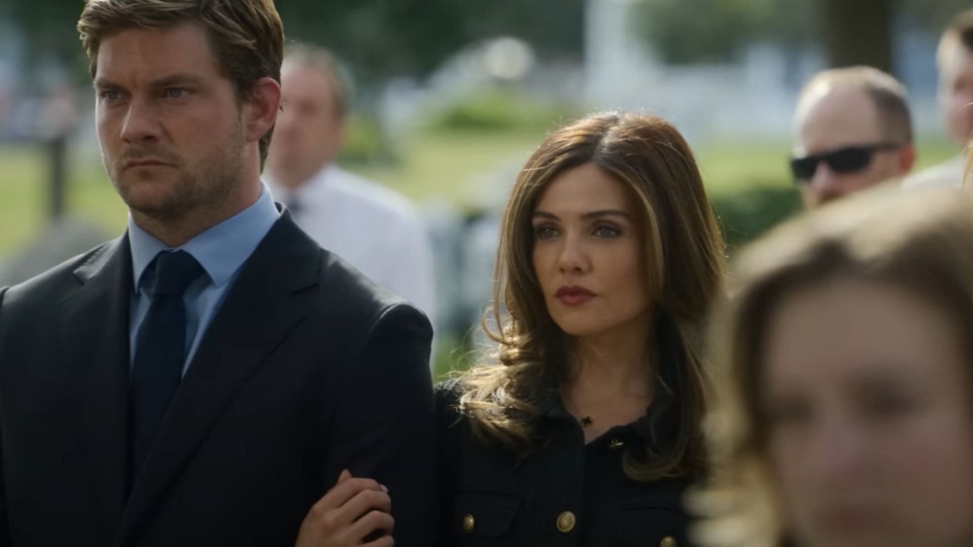 Rocking cane betrayal their marriage (photo via YouTube/Netflix)