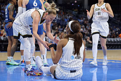 "Damn it was a good career" - WNBA fans fear the worst as Angel Reese's 36 y/o Sky teammate Courtney Vandersloot suffers season-ending injury